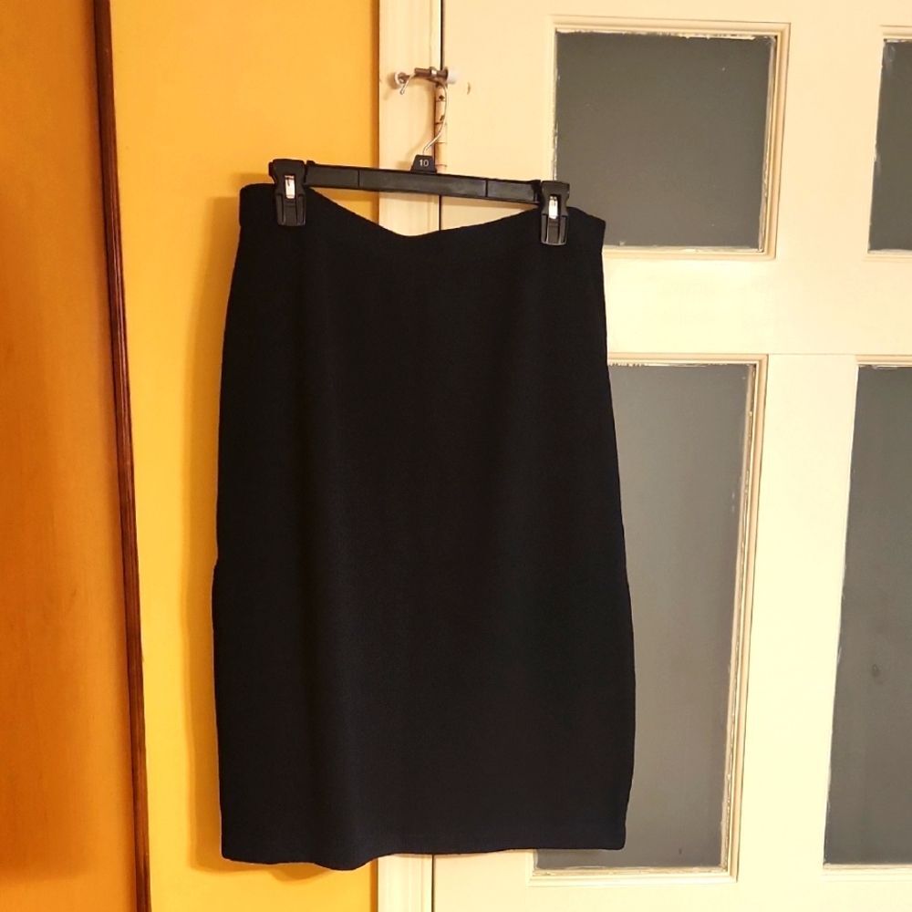 St. John Collection by Marie Gray Long Wool Skirt In "Navy" Dark Blue Size 14